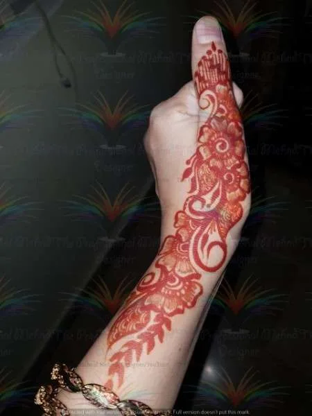 thumb style mehndi design