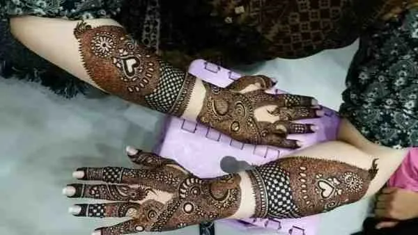 dulhan hand mehndi