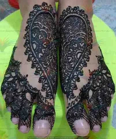 dulhan foot mehndi
