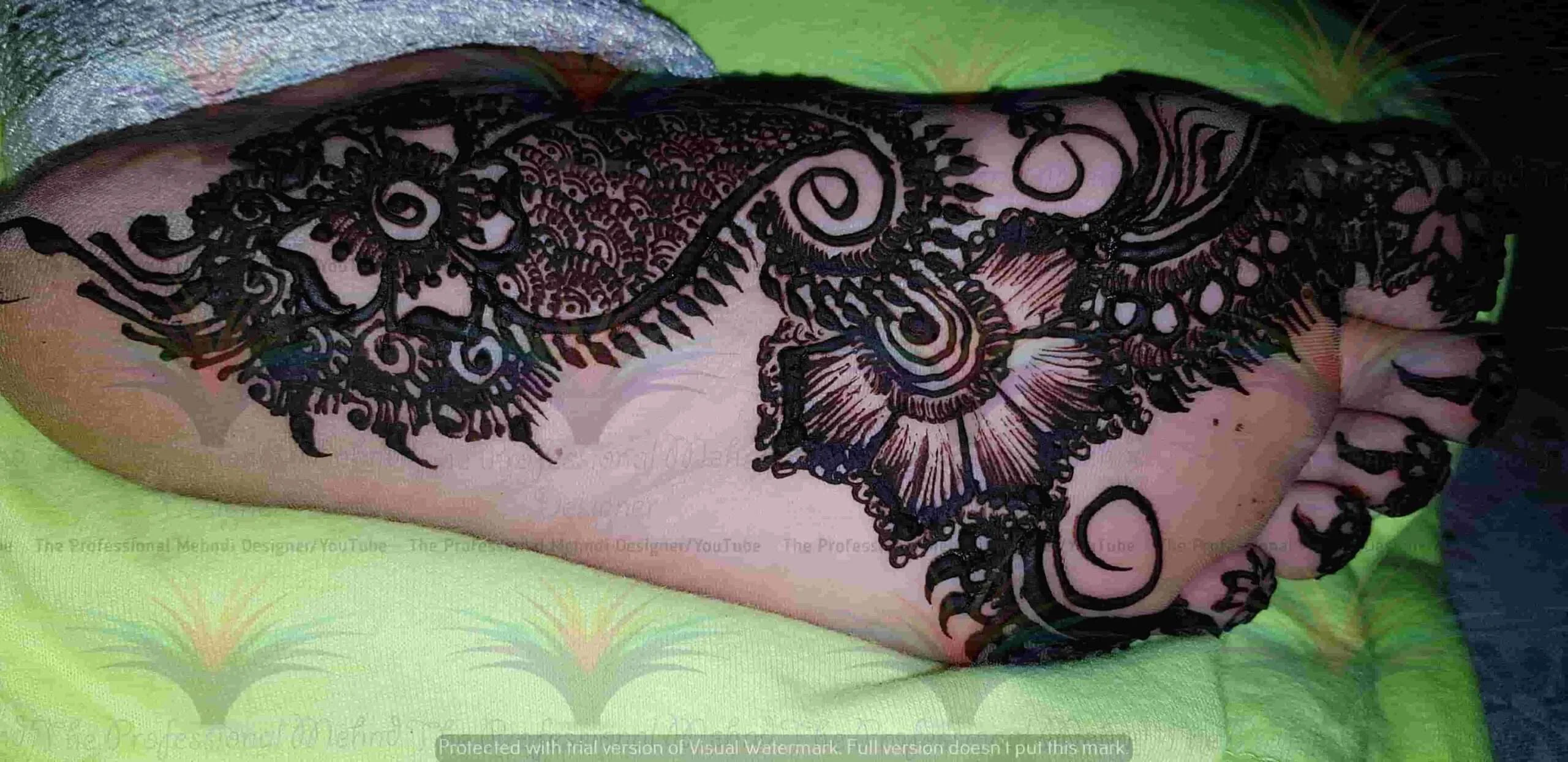 mehndi under foot