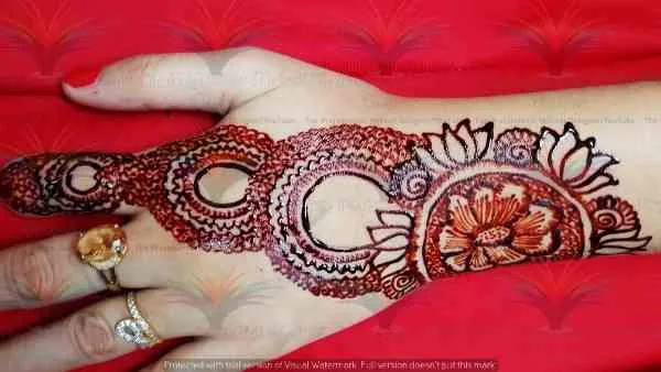 backhand mehndi