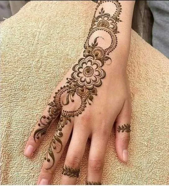 unique mehndi design