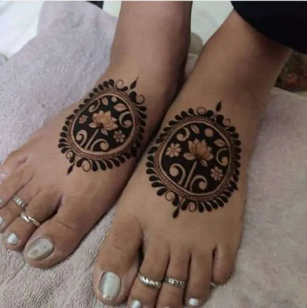 unique mehndi design
