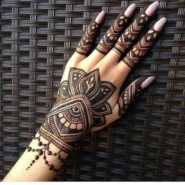 50 Best Backhand Mehndi Design Pictures and Videos 45 Nice Backhand Mehndi Design