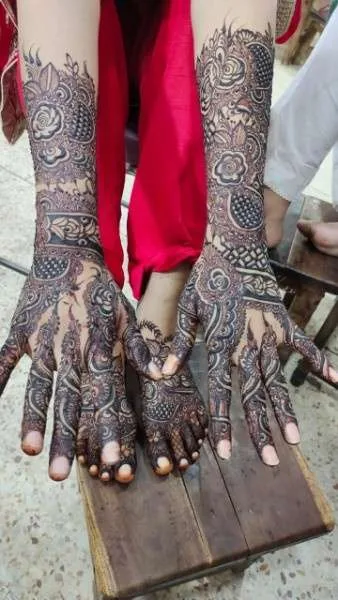 500+ Captivating Backhand Mehndi Designs: A Visual Showcase 192 Dulhan mehndi design