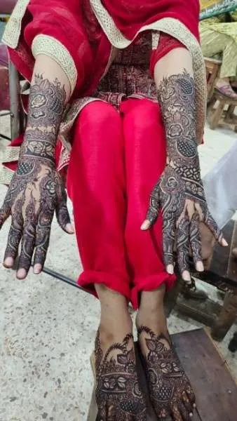 500+ Captivating Backhand Mehndi Designs: A Visual Showcase 194 Dulhan mehndi design
