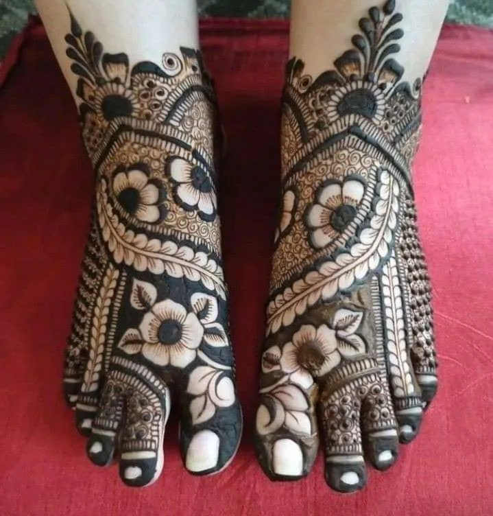 Photo of Mehndi designs picture images feet