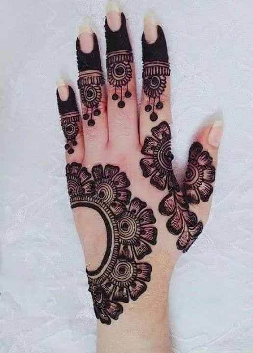 back hand mehndi