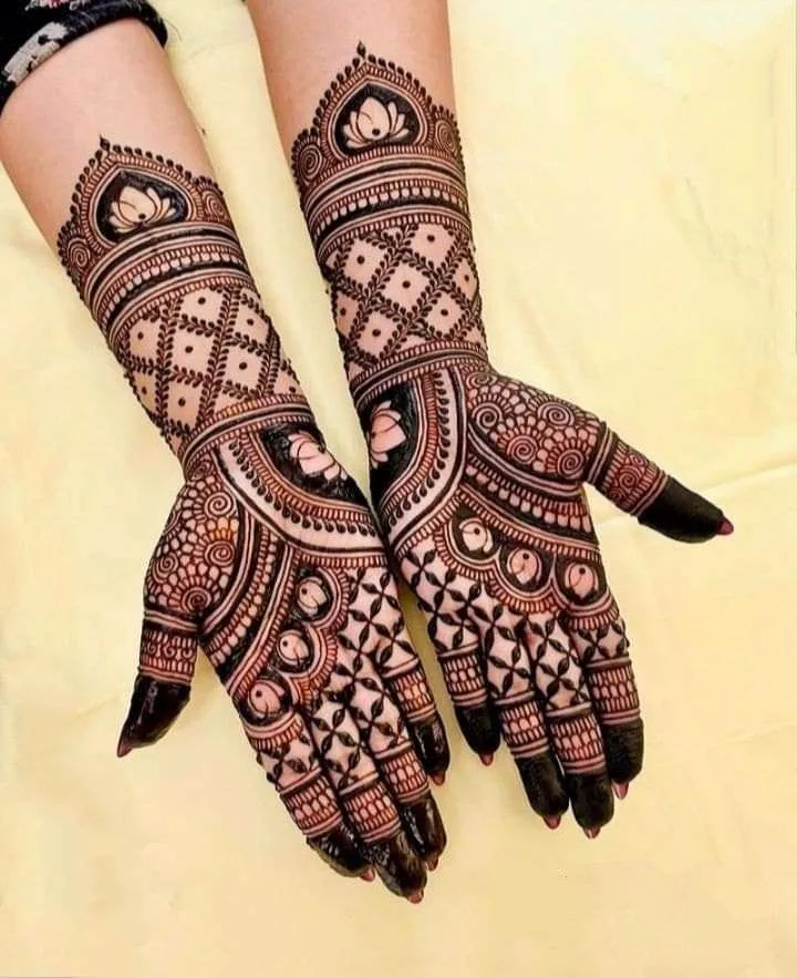 50 Best Fronthand Palm Mehndi Design Picture and Videos 28 Palm Mehndi desings front hand