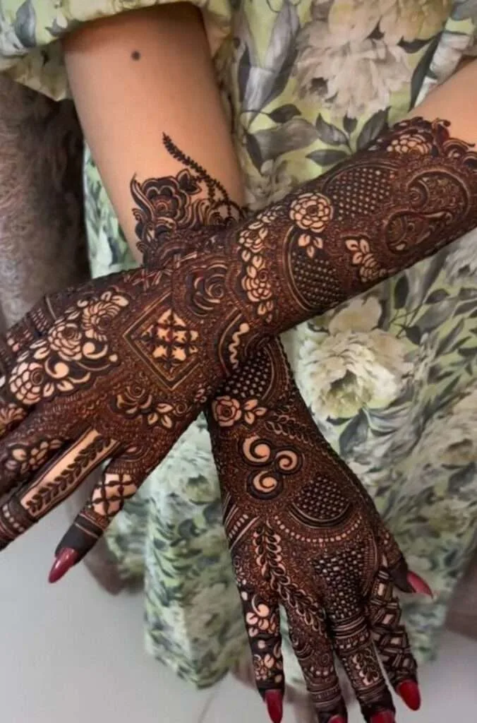 Cone Mehndi Designs on hand new style best unique and beautiful mehndi patterns