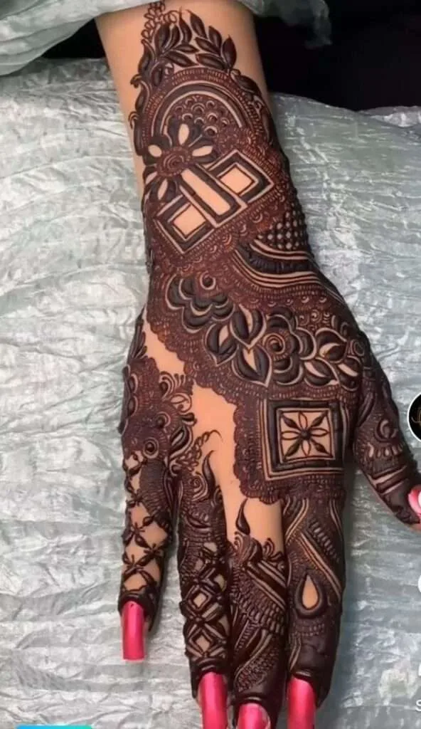 50+ Discover the Beauty of New Best Mehndi Design Picture Images for Hands and Feet 9 MEHNDI DESIGNS 178 Simple Mehndi Designs