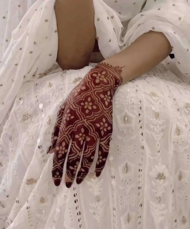 50+ Discover the Beauty of New Best Mehndi Design Picture Images for Hands and Feet 15 MEHNDI DESIGNS 185 Simple Mehndi Designs