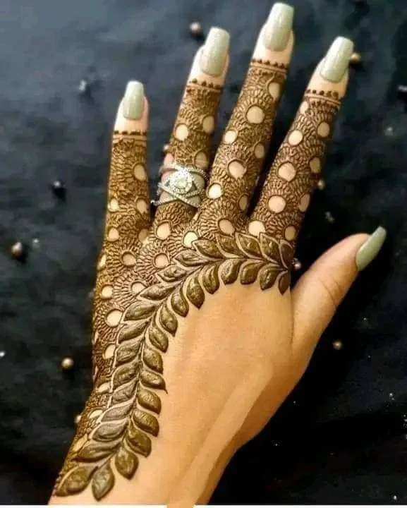 new style best unique and beautiful simple cone mehndi designs