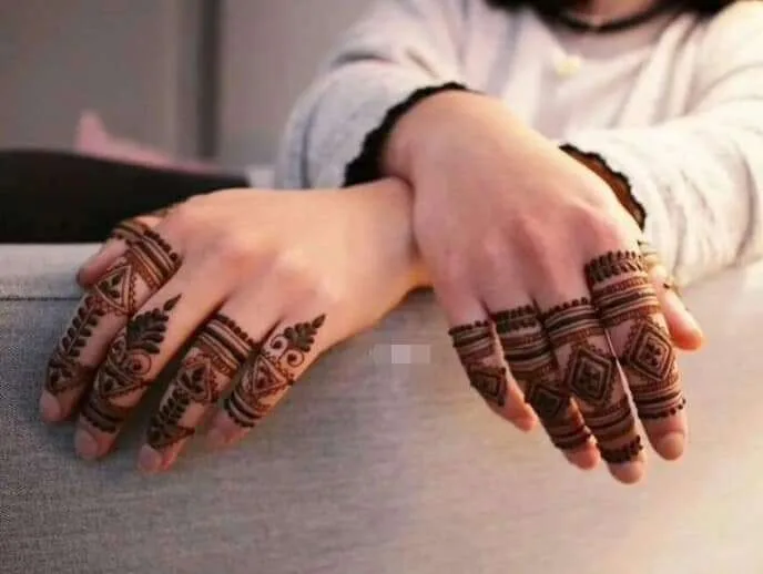 100+ Amazing Fingers Mehndi Designs for Every Occasion – Fingers Mehndi Designs Collection 15 new style best unique and beautiful simple cone mehndi designs on finger