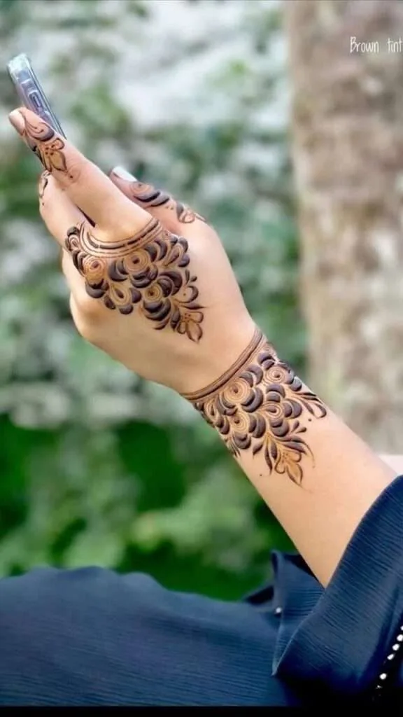500+ Captivating Backhand Mehndi Designs: A Visual Showcase 59 MEHNDI DESIGNS 207 Simple Mehndi Designs