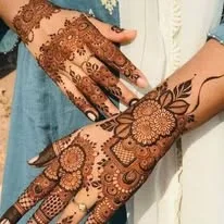 50 Best Backhand Mehndi Design Pictures and Videos 62 simple mehndi designs 110