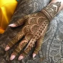 250+ Best Mehndi Designs for Hand Picture and Videos 127 back hand mehndi design