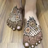 flower mehndi design on foot