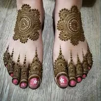 beautiful mehndidesign on foot