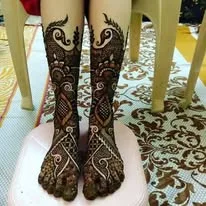 foot mehndi design on legs and foot
