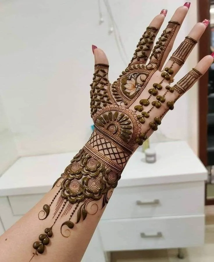 250+ Best Mehndi Designs for Hand Picture and Videos 93 beautiful full hand front side mehndi design