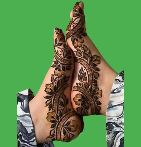 feet mehndi on feet side