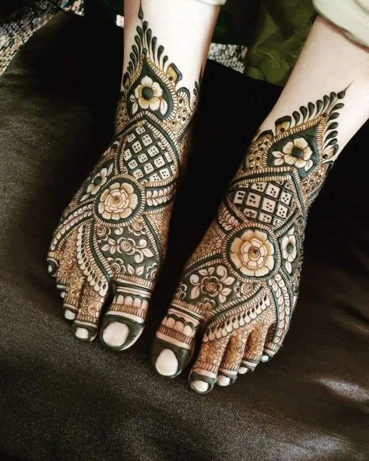 foot come mehndi design