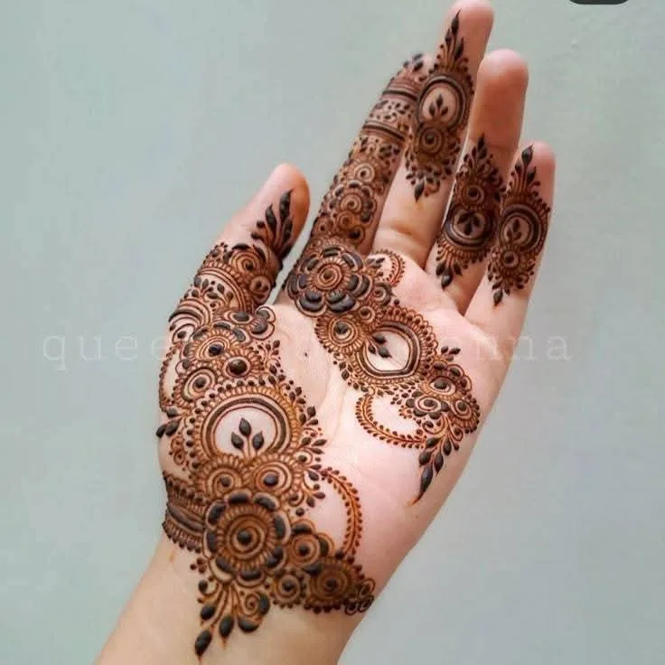 250+ Best Mehndi Designs for Hand Picture and Videos 71 front hand layer mehndi deisgn