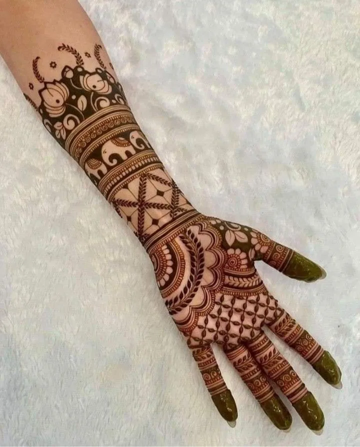 250+ Best Mehndi Designs for Hand Picture and Videos 54 full hand mehndi design on front hand plam