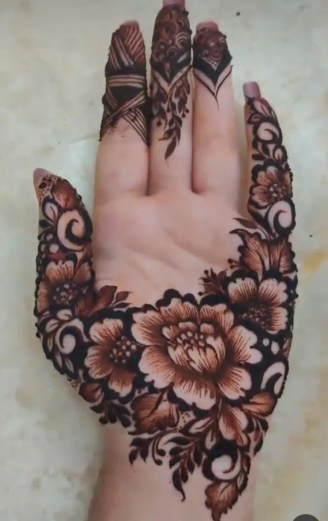 250+ Best Mehndi Designs for Hand Picture and Videos 32 mehndi on hand front side on three finges ad palm