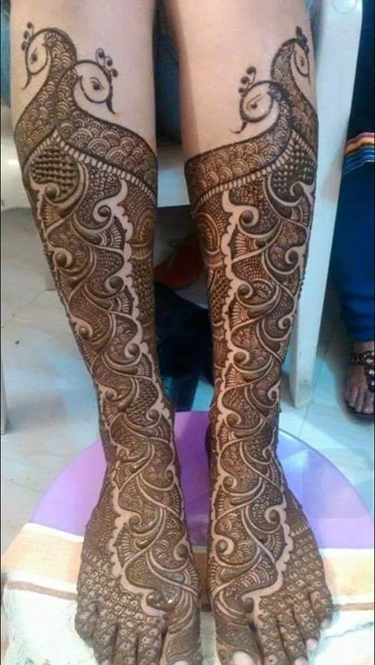 mehndi on legs and foot