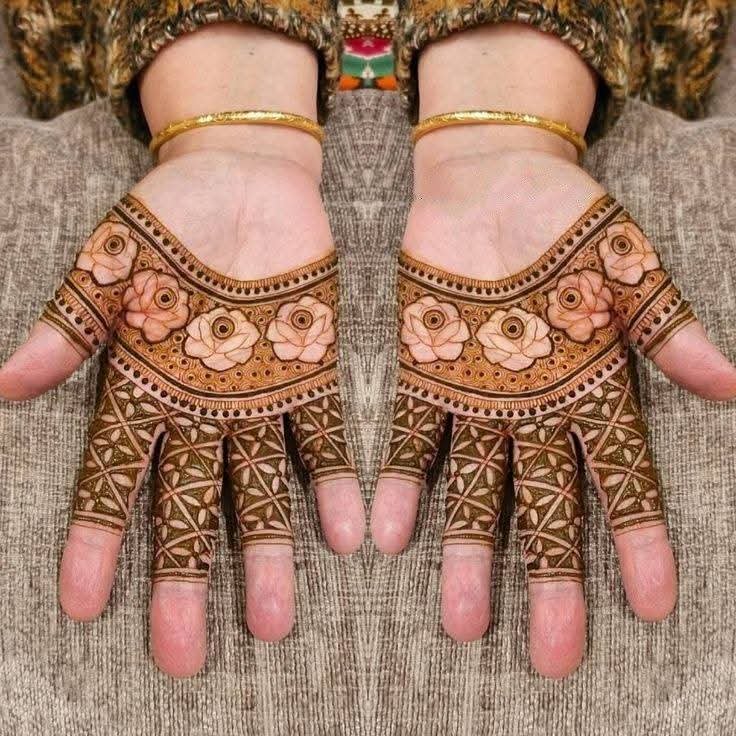 250+ Best Mehndi Designs for Hand Picture and Videos 14 show off both hand plam mehndi on hands