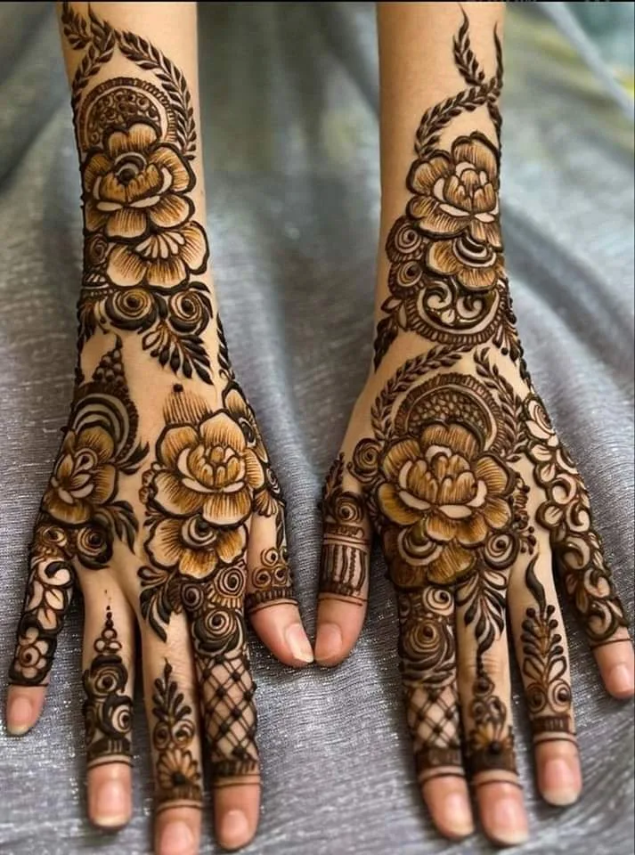 25 Beautiful Mehndi Designs for Front Hand, Back Hand Side & Feet 38 back side flower mehndi designs