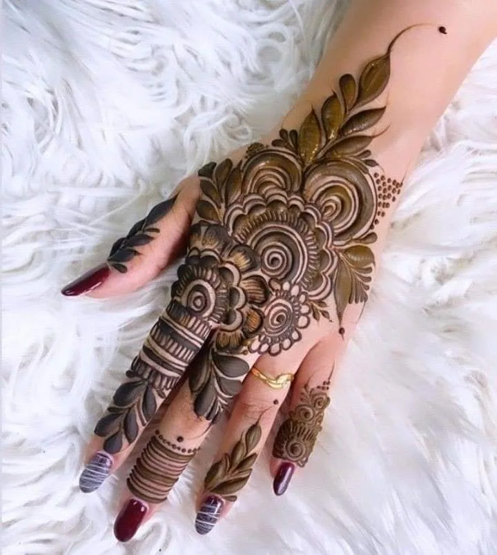 25 Beautiful Mehndi Designs for Front Hand, Back Hand Side & Feet 24 fore finger mehndi design back hand side