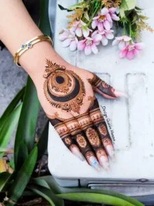 Home 22 New Eid Mehndi Designs for Hands