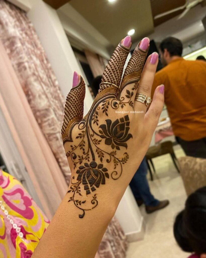 30 Best Eid Mehndi Designs 25 flower mehdi design back hand side