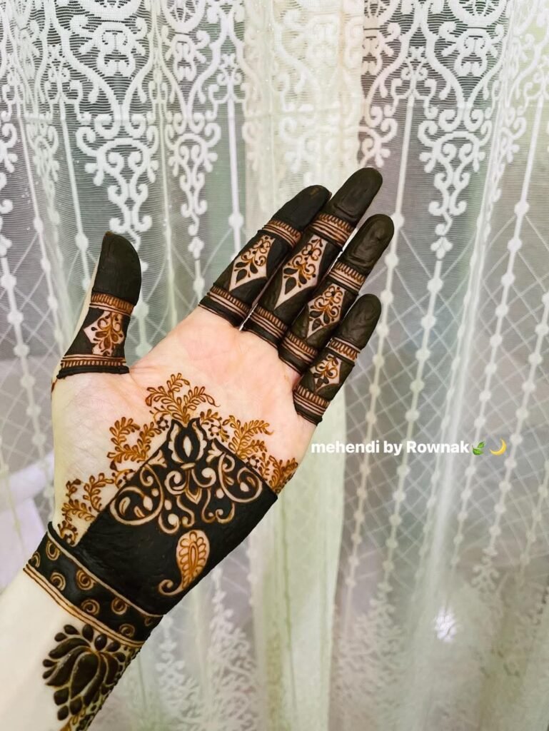 30 Best Eid Mehndi Designs 27 front hand unique mehndi design