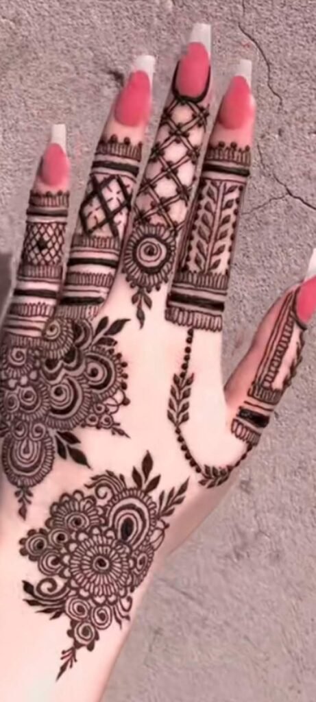 back hand nice mehndi cone design
