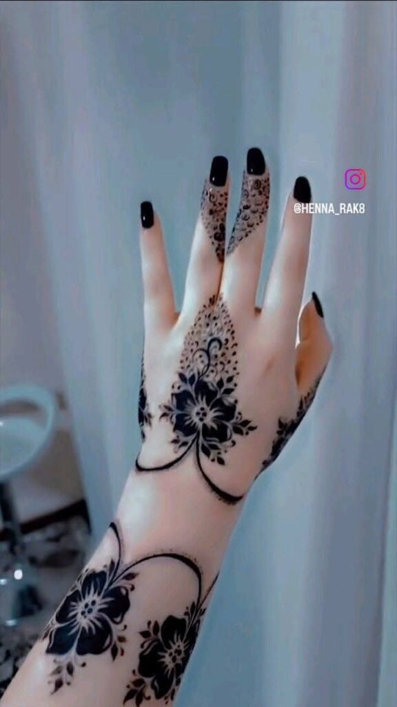 beautiful black mehndi arabic pattern style