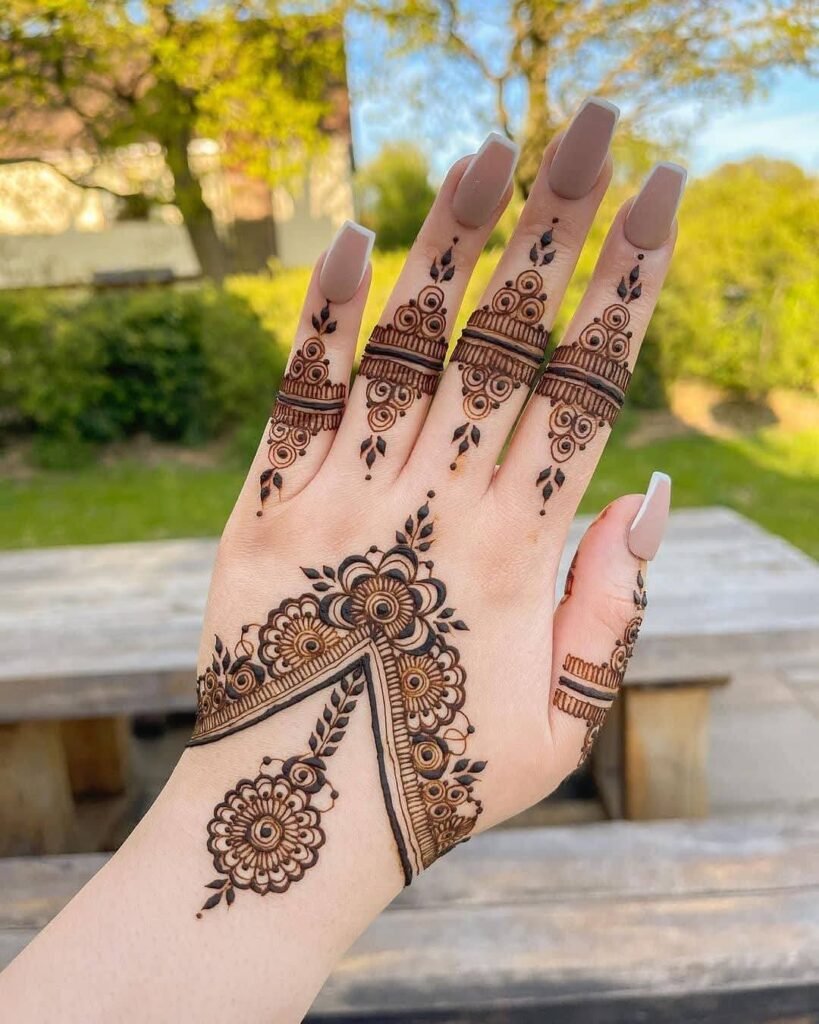 cute mehndi design on fingers and back side