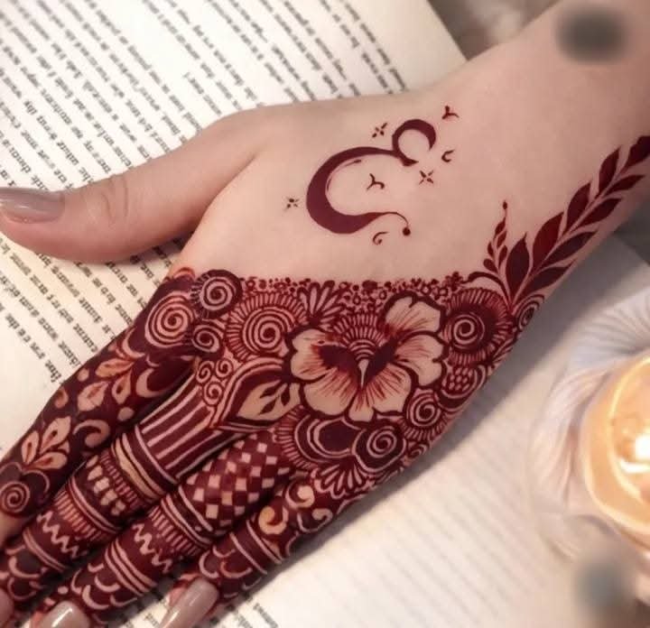 Simple Back Hand Mehndi Design – Latest Stylish Patterns for Girls 13 red cone mehndi design back hand side